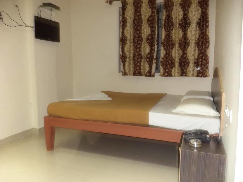 Blue Moon Residency Hotel Mysore Exterior photo